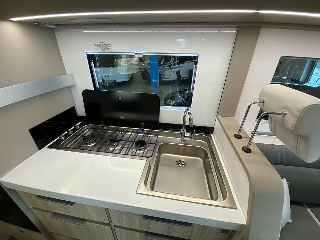 Adria Compact DL 60 Y / Vårmässa 20–22 mars – Påfyllt lager! - Adria