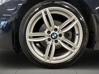 BMW 520d xDrive Touring M Sport Kamkedja/M-Värmare/S&V-Däck – bild 14