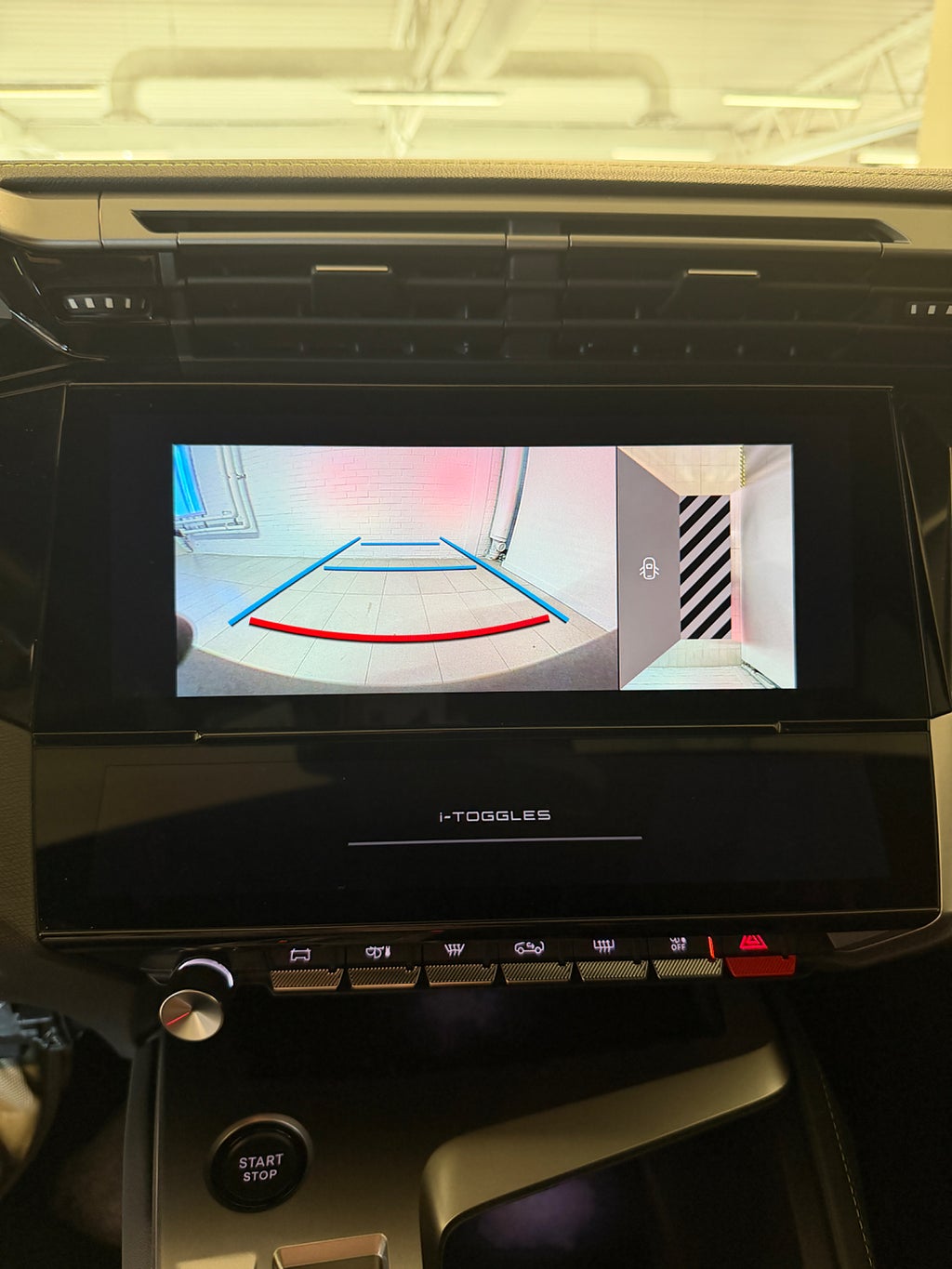 Peugeot 408 Hybrid 145 1.2 PureTech 145 e-DSC Euro 6 thumbnail