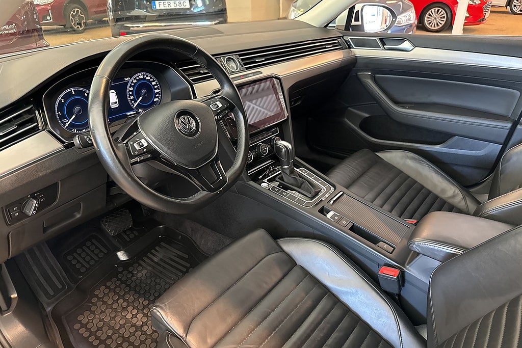 Volkswagen Passat Sportscombi 2.0 TDI 4Motion GT Drag Värmare Kamera V-hj miniatyr 5