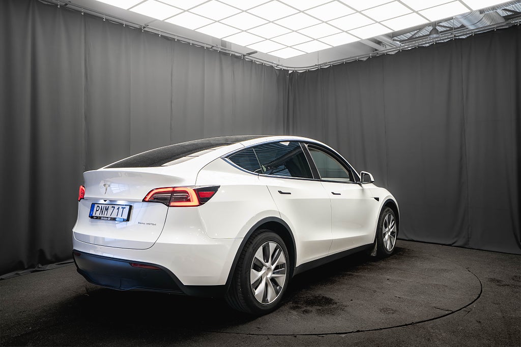 Tesla Model Y Long Range AWD DRAG PANO LÄDER 1-ÄGARE MOMS