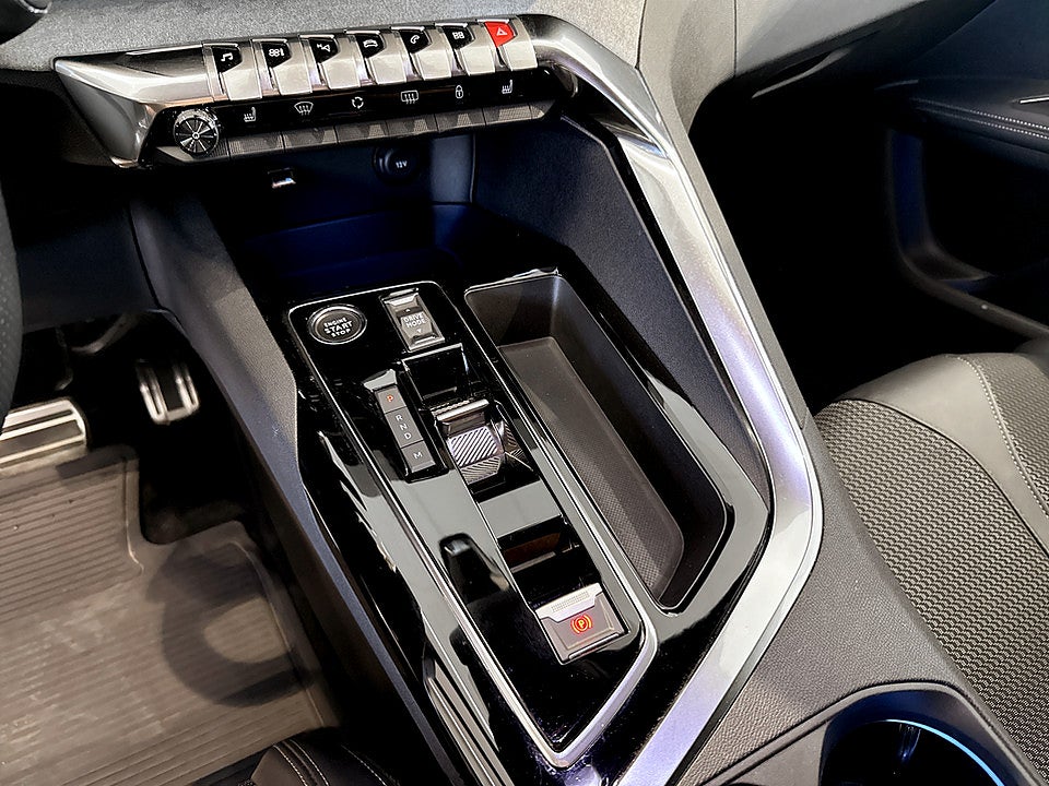 Bild på Peugeot 5008 GT 1.2 PT 130hk Aut 7-SITS B-KAMERA CARPLAY