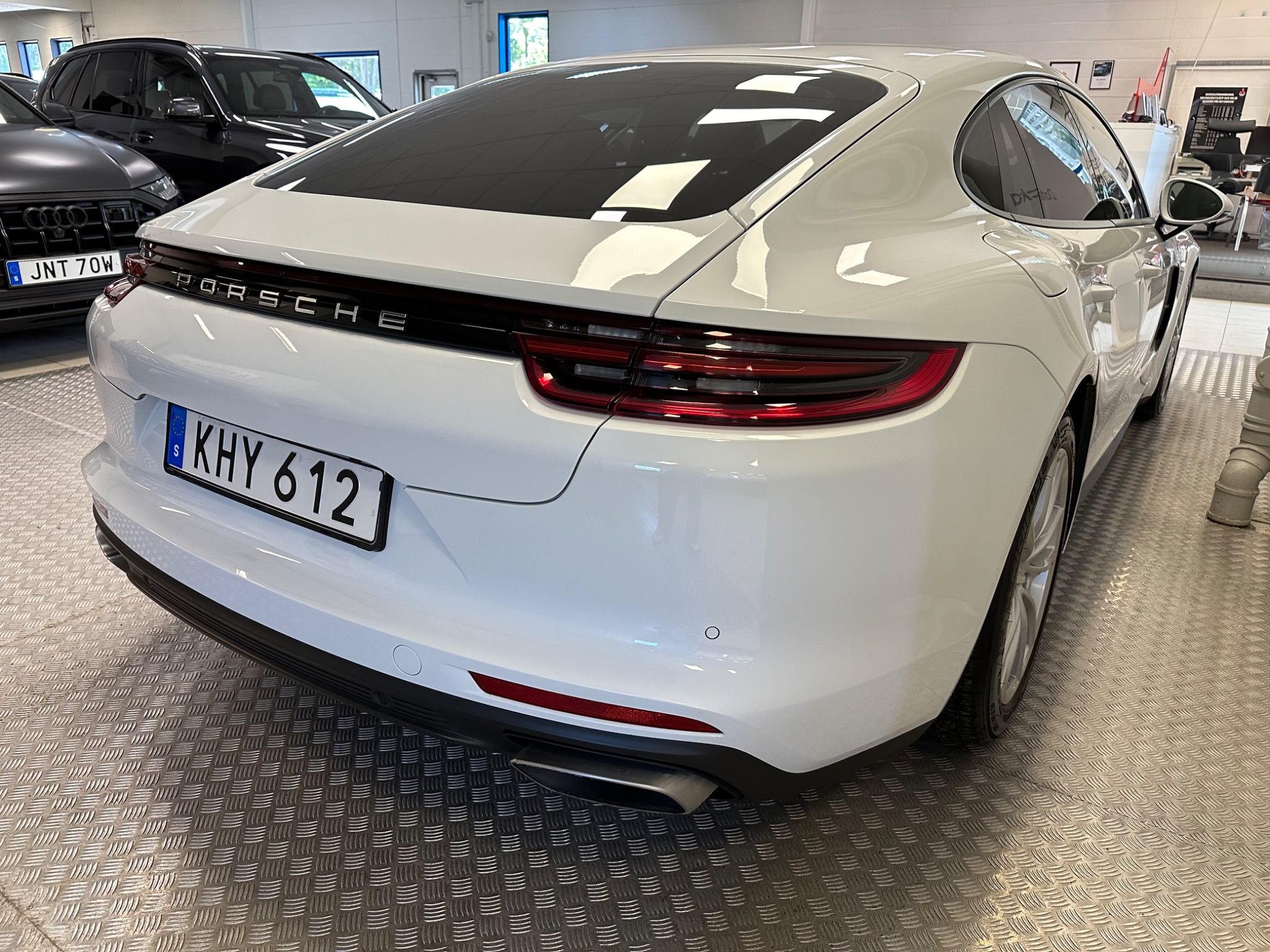 Porsche Panamera 4 PDK / Se Spec 2017, kuva 4/42