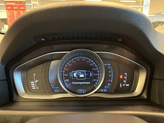Volvo V70 D4 AWD Classic Drag/Skinn/Elstol/MoK/Dvärm/SoV/Navi – bild 25