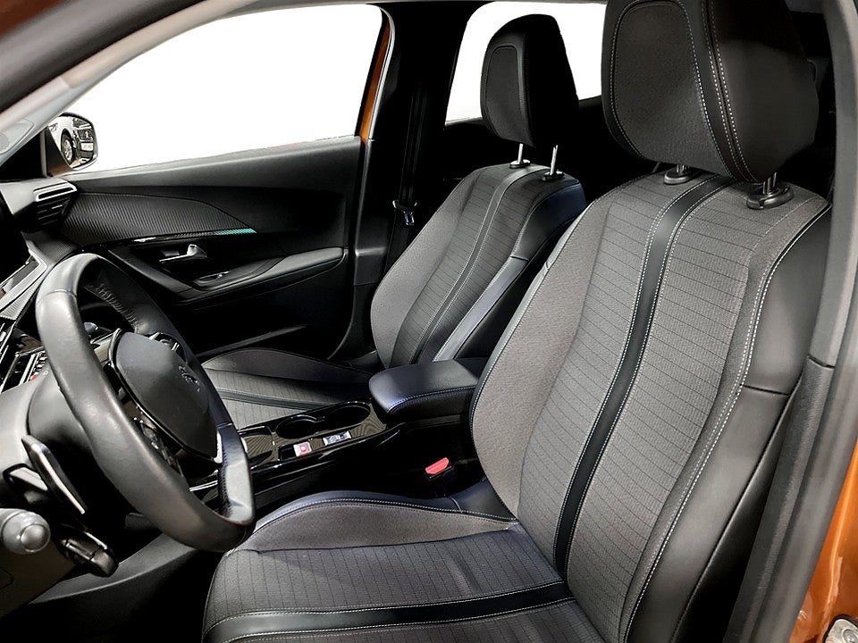 Bild på Peugeot 2008 Allure 1.2 PT 130hk Aut KAMPANJRÄNTA 3,99%