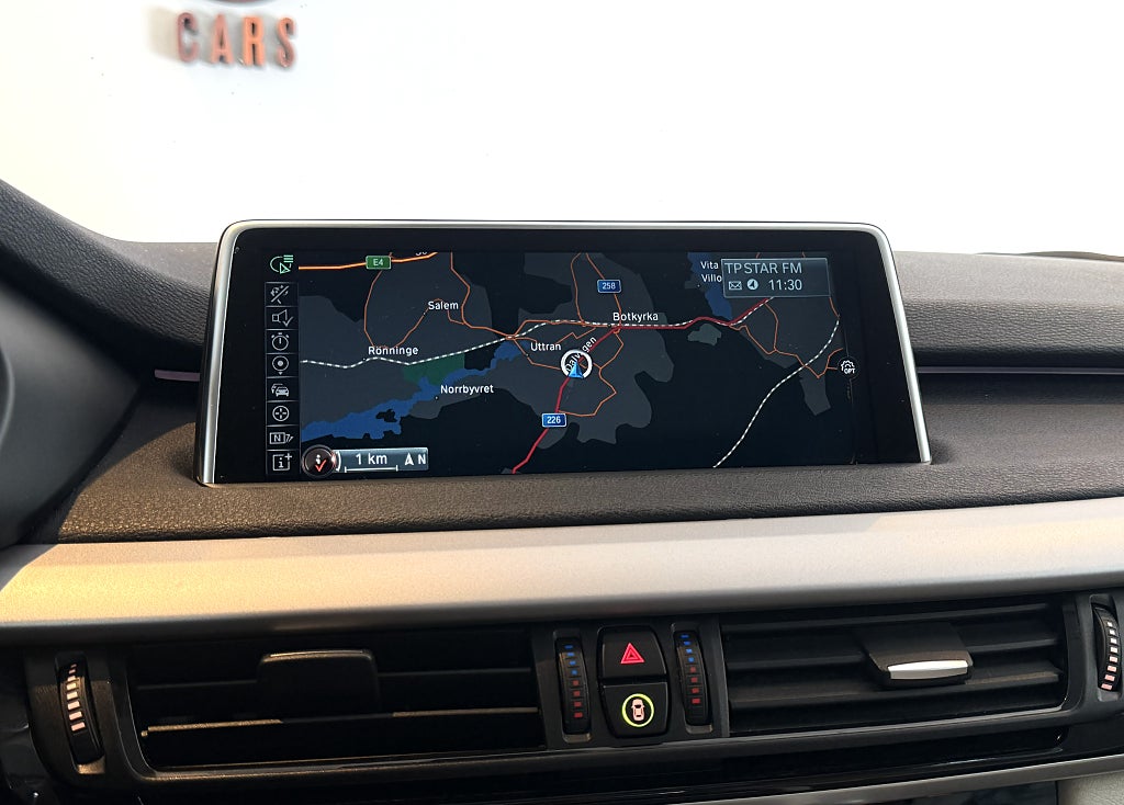 BMW X5 xDrive25d 218HK PANORAMA DRAG HELSKINN RATTVÄRME S+V