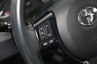 Halvkombi Toyota Yaris 16 av 23