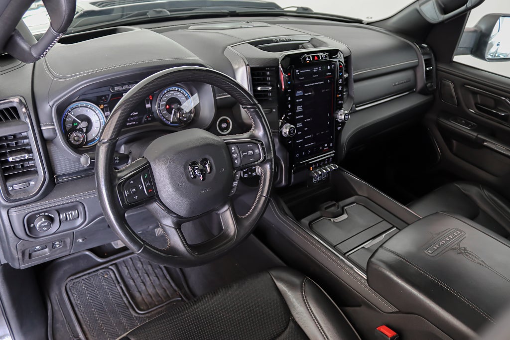 Dodge RAM 1500 5.7 V8 Hemi Limited Night Luft H/K Pano HuD Moms