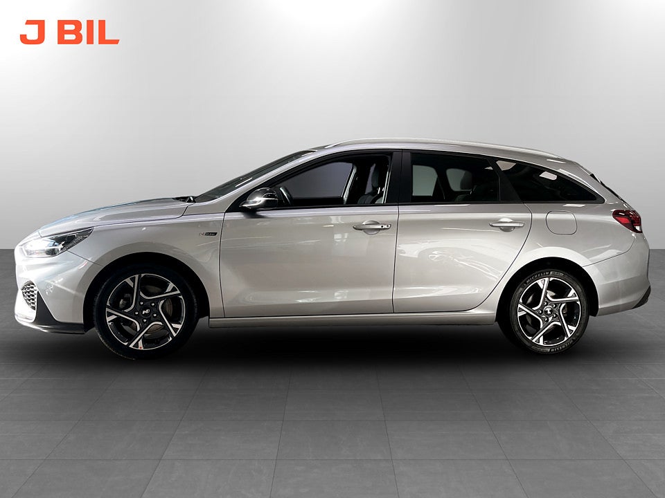 Bild på Hyundai i30 N-line 1.0 T-GDI 120hk Aut - B-KAMERA, EN ÄGARE