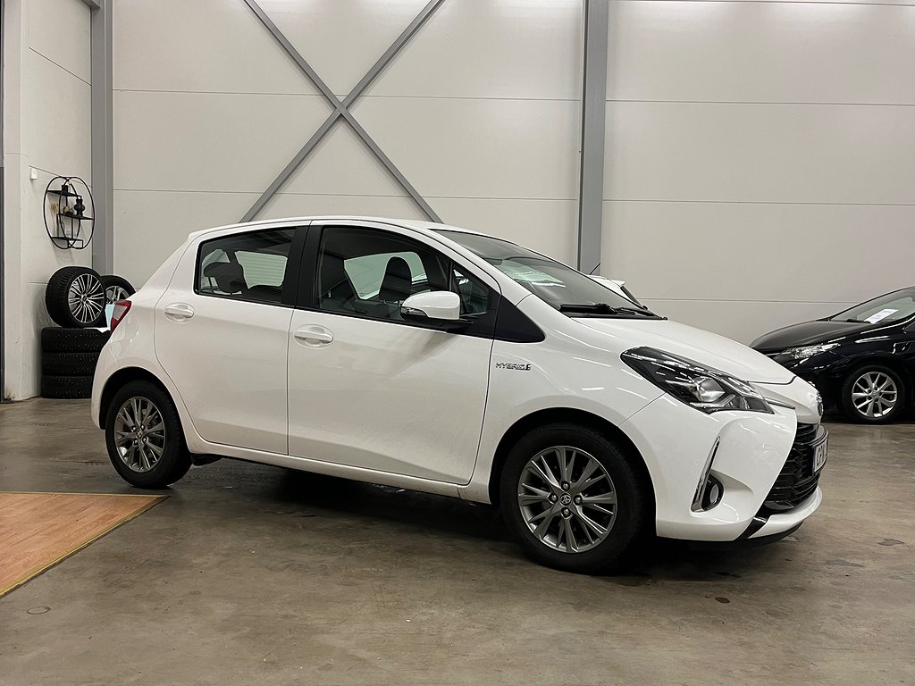 Toyota Yaris Hybrid e-CVT Active Euro 6 Kamera 101hk