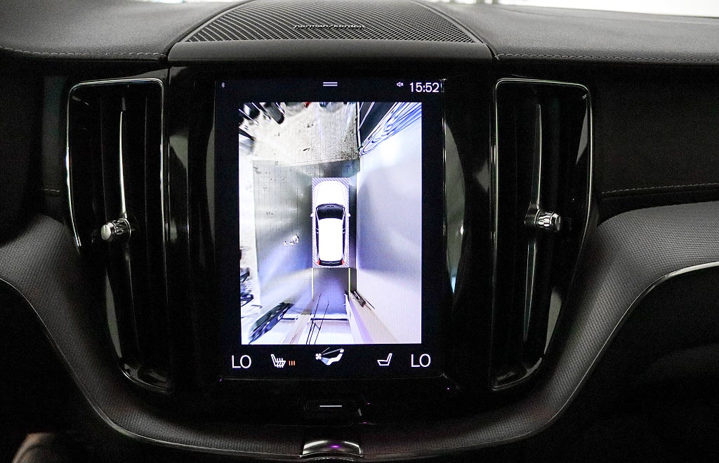 Volvo XC60 B5 AWD R-Design H/K Panorama HuD 360° Dragkrok VOC