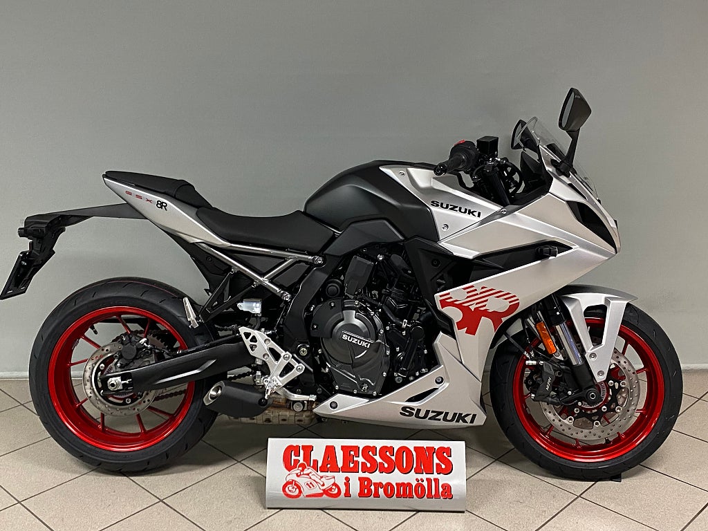 Suzuki GSX-8R  