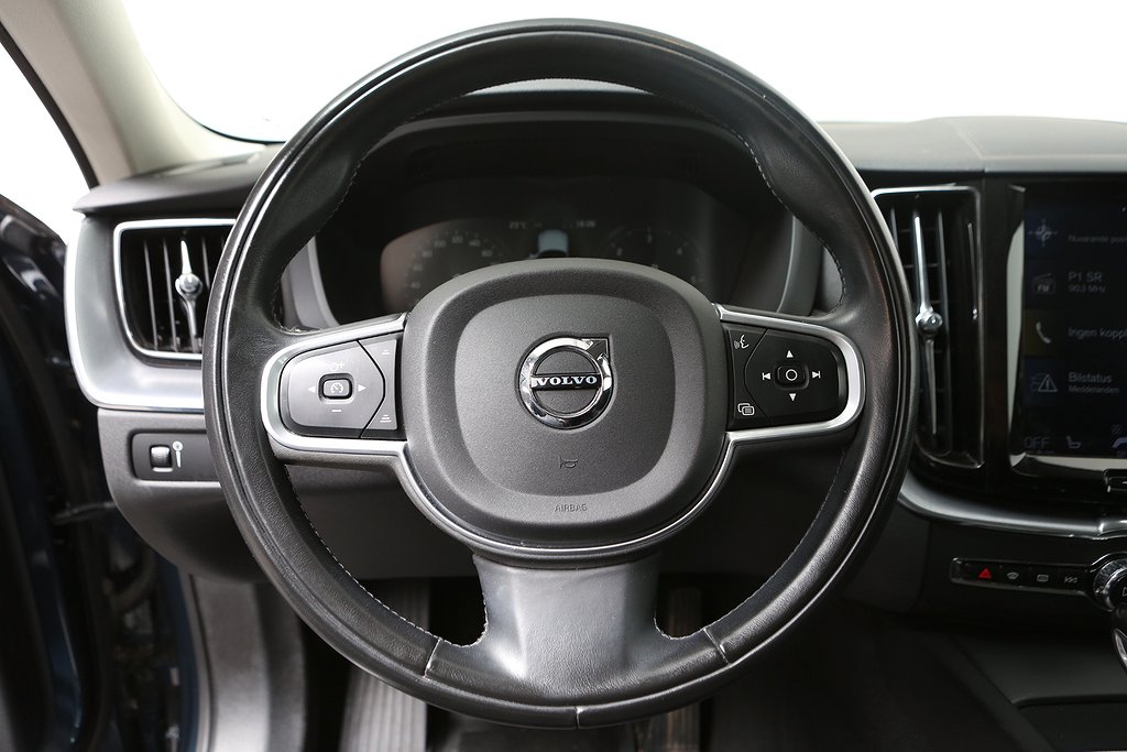 Volvo XC60 D4 190hk Momentum SE Teknik Drag Kamera Navi VOC 2019