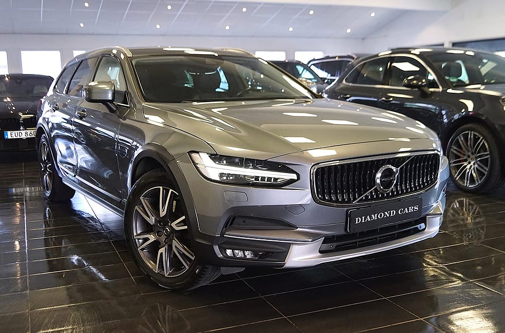 Volvo V90 Cross Country D4 AWD Business kamera Drag Helskinn
