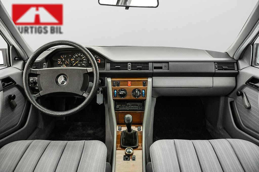 Mercedes-Benz 230 1989 - miniatyr 4