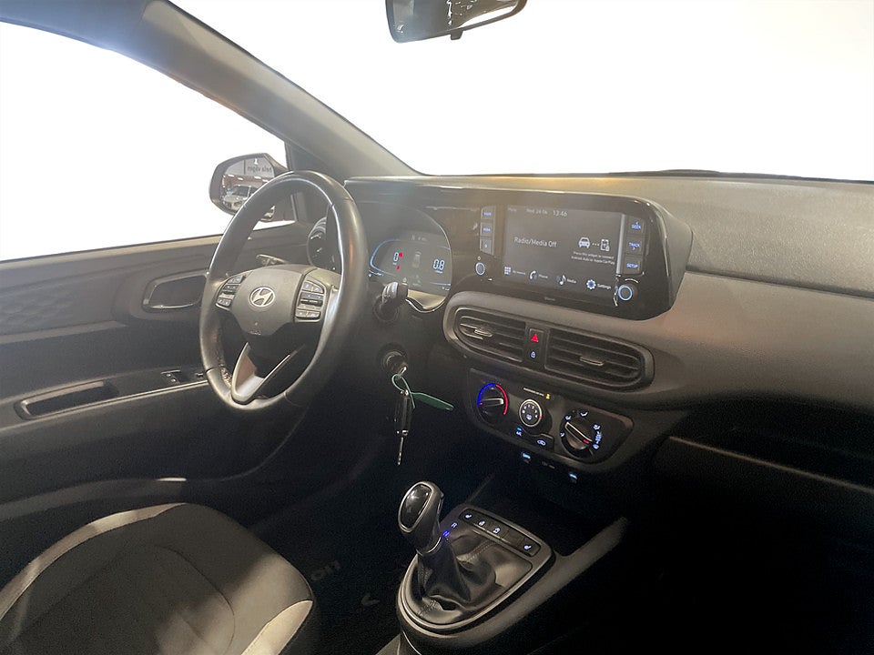 Bild på Hyundai i10 Essential 1.0 Blue AMT 67hk Aut RATTVÄRME CARPLAY