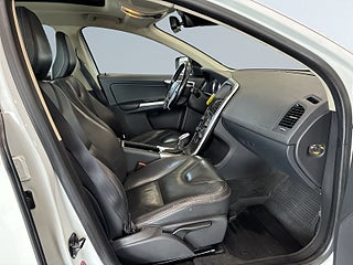 Volvo XC60 D4 AWD Aut Momentum S&V/Drag/Pano/Dvärm/Skinn/Krem bytt – bild 10