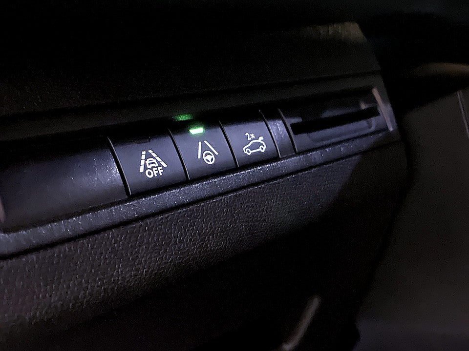 Bild på Peugeot 5008 GT 1.2 PT 130hk Aut 7-SITS B-KAMERA CARPLAY
