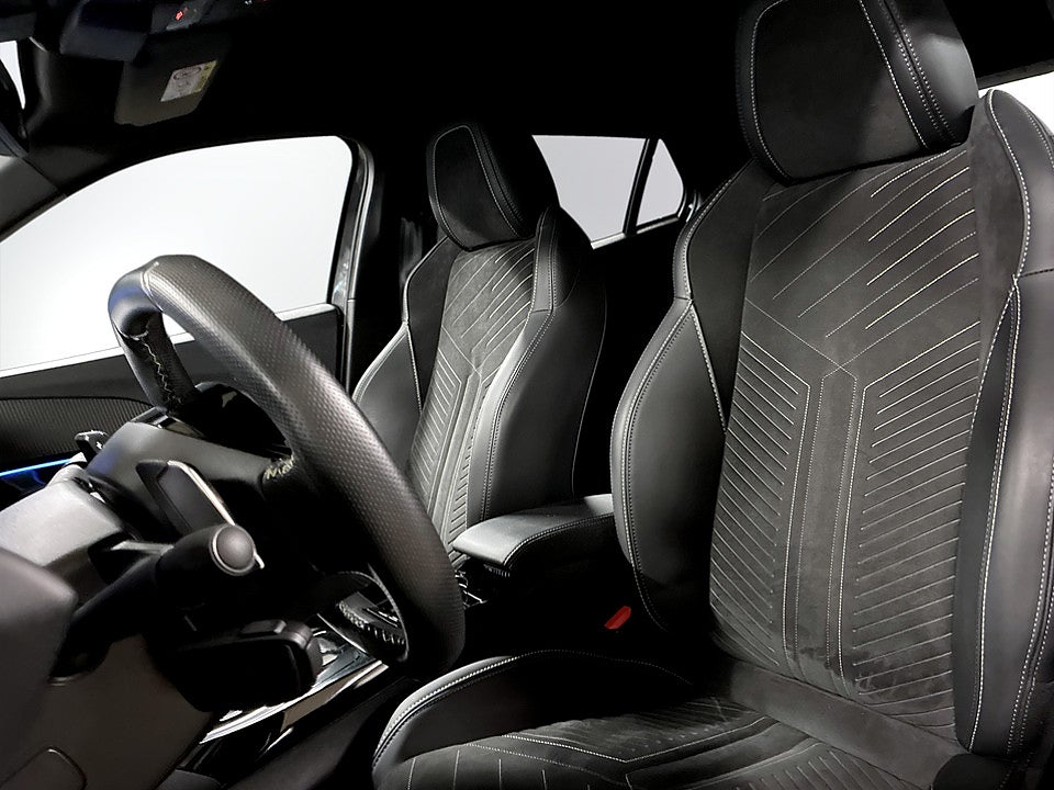 Bild på Peugeot 2008 GT 1.2 PT 130hk Aut B-KAMERA CARPLAY