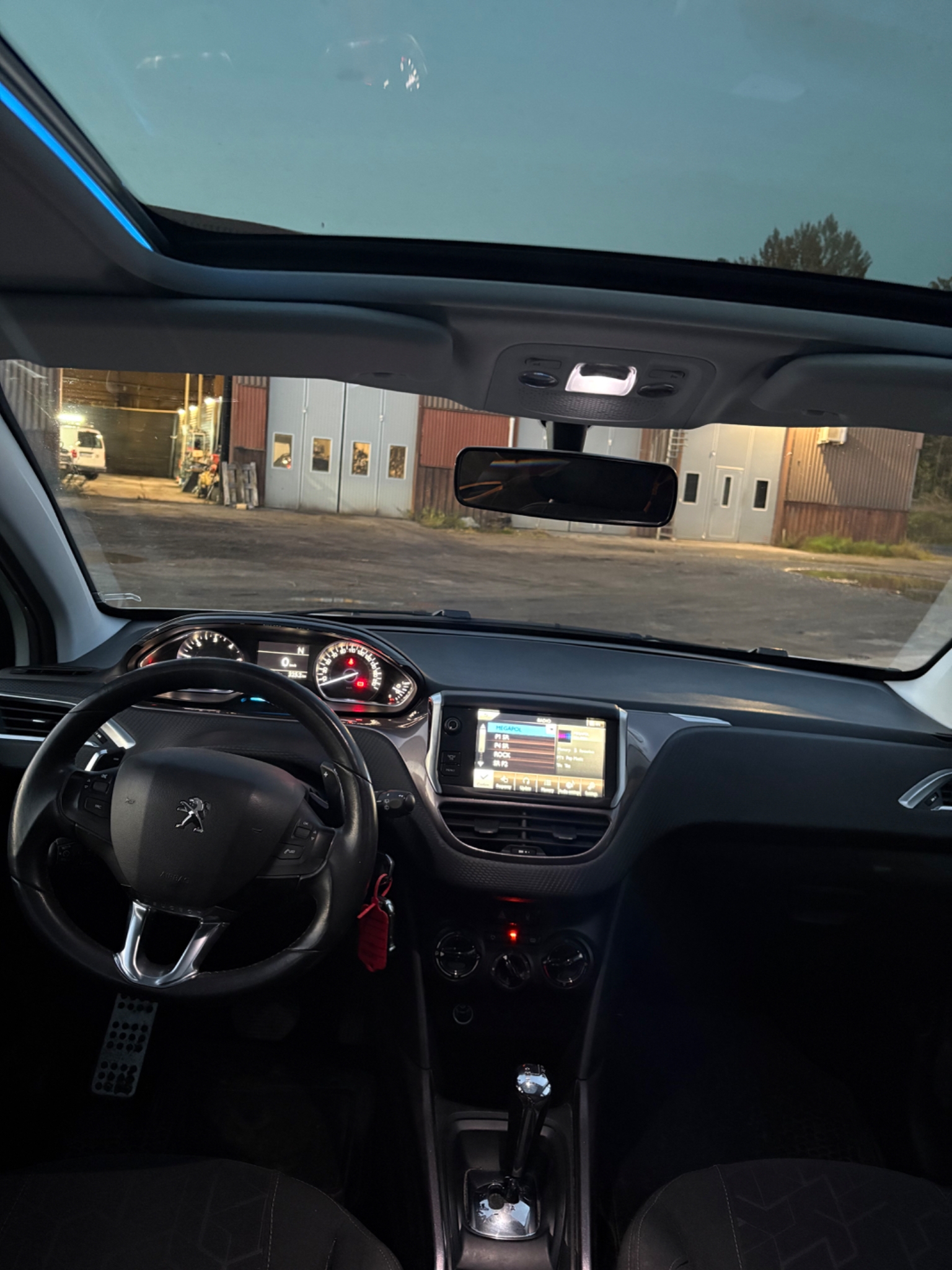 Peugeot 2008 1.6 e-HDi EGS Euro 5 2014, kuva 5/10