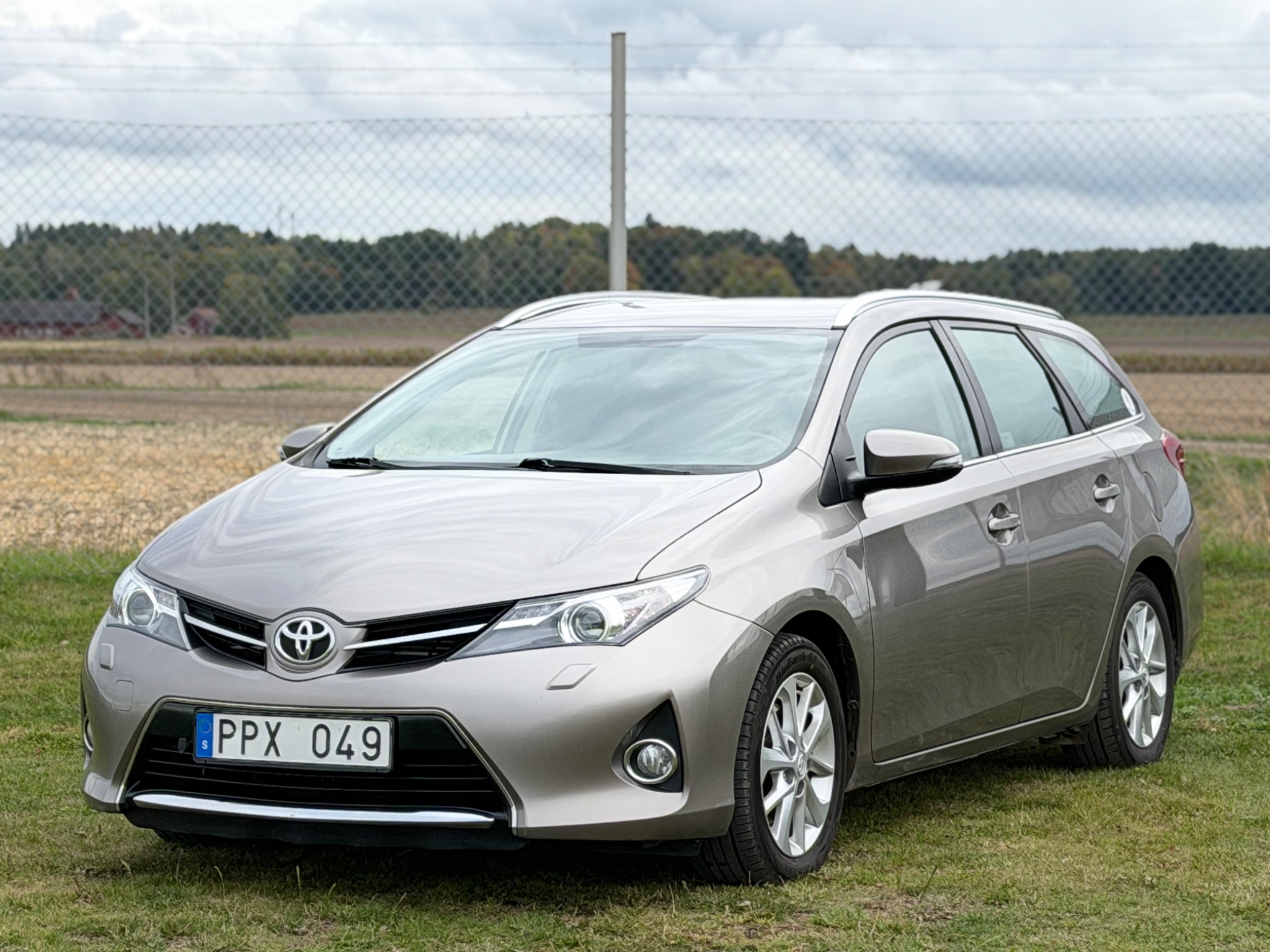 Toyota Auris 2014, bild 2/10