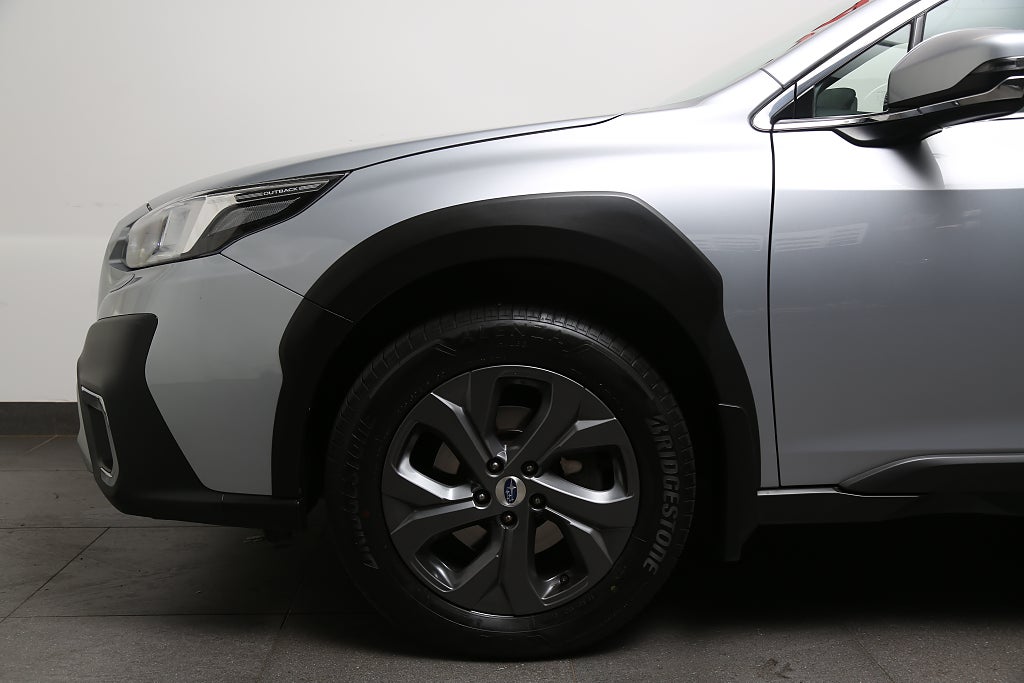 Subaru Outback 2,5i 169hk XFuel Limited AWD Skinn Drag 2021