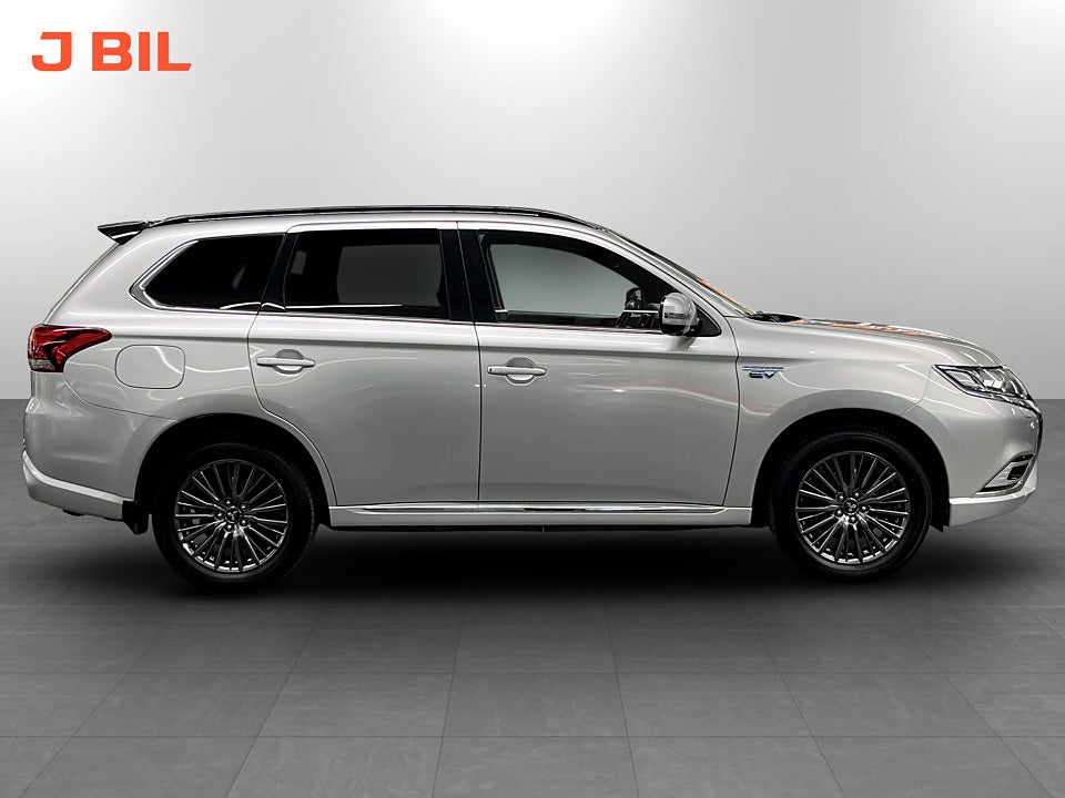 Bild på Mitsubishi Outlander S-Edition PHEV CVT 224hk Aut AWD B-KAMERA DRAG