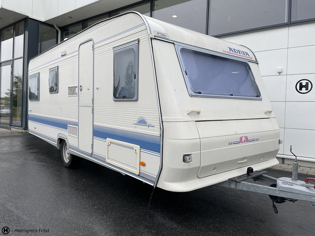 Adria Unica 562UL
