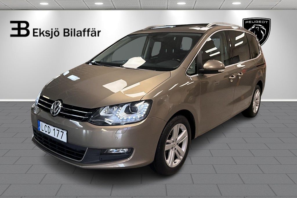 Volkswagen Sharan 2.0 TDI DSG *Dragkrok, Dieselvärmare, Panorama,7 Sits* 