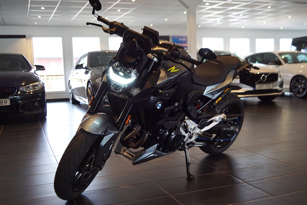 BMW F900R SPORT AVGASSYSTEM
