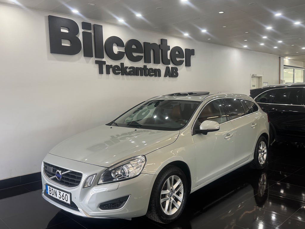 Volvo V60 D4 Geartronic Summum Euro 5 Taklucka Skinn Drag