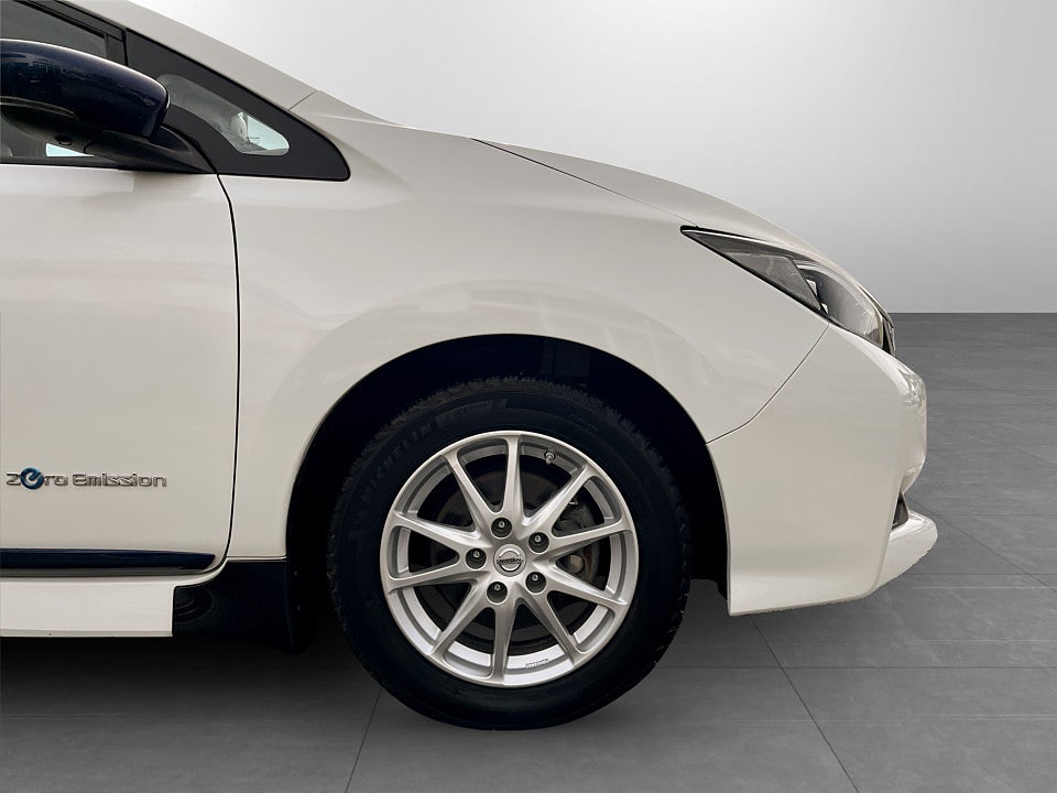 Bild på Nissan Leaf Tekna 40kWh 150hk Aut B-KAMERA P-SENSORER