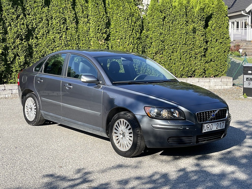 Volvo S40 2.4 Manuell, 140hk, 1 ägarfamilj, låga mil 2004