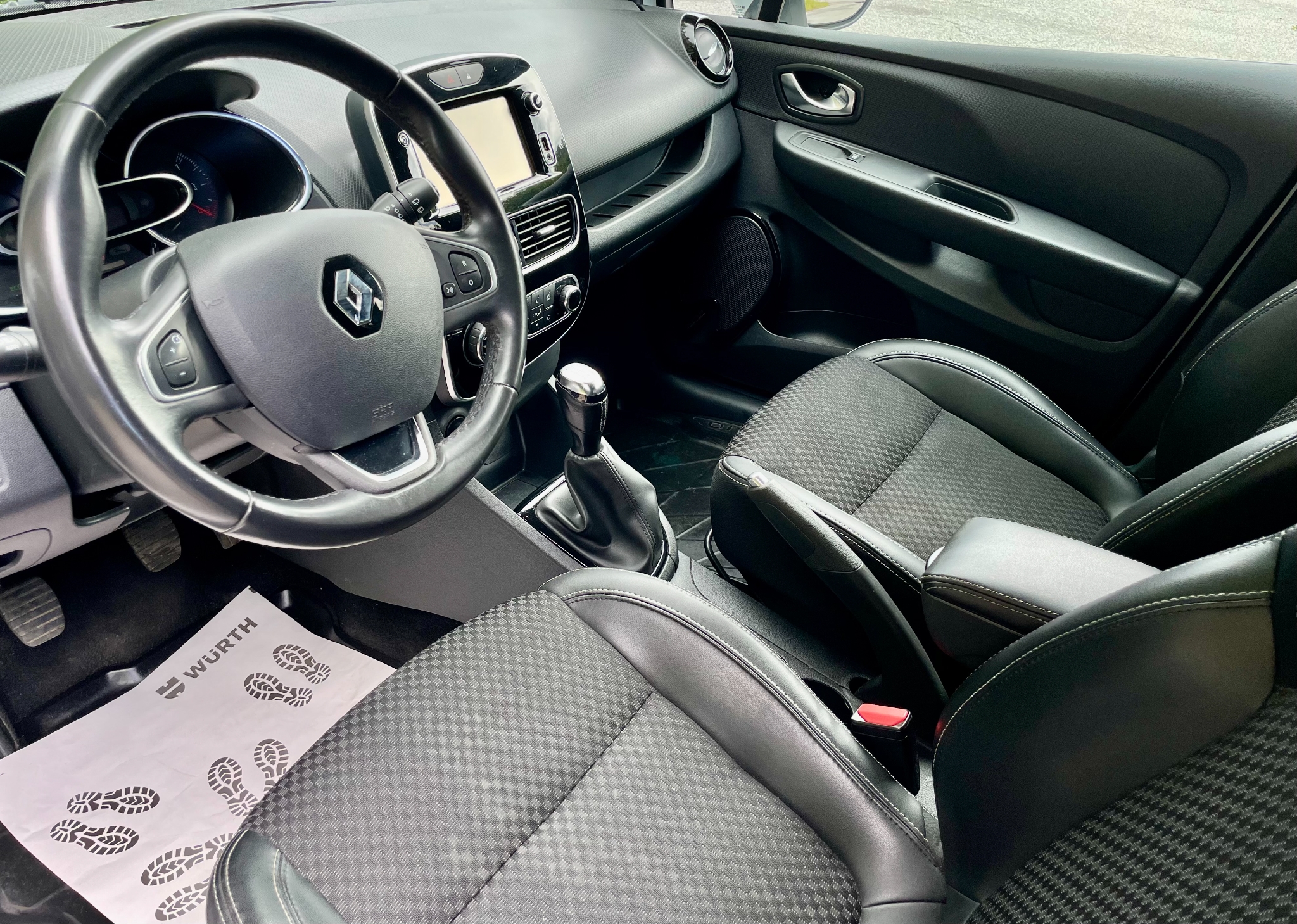Renault Clio 2017, photo 5/37