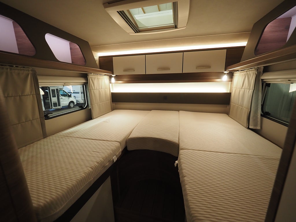 Knaus Live Wave 700 MEG Dragkrok AC Solcell Aut