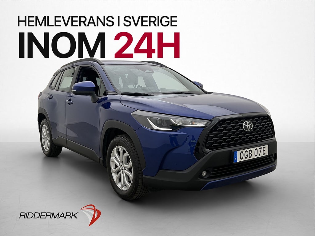 Toyota Corolla Cross Hybrid AWD-i MOMS Kamera CarPlay Rattvä
