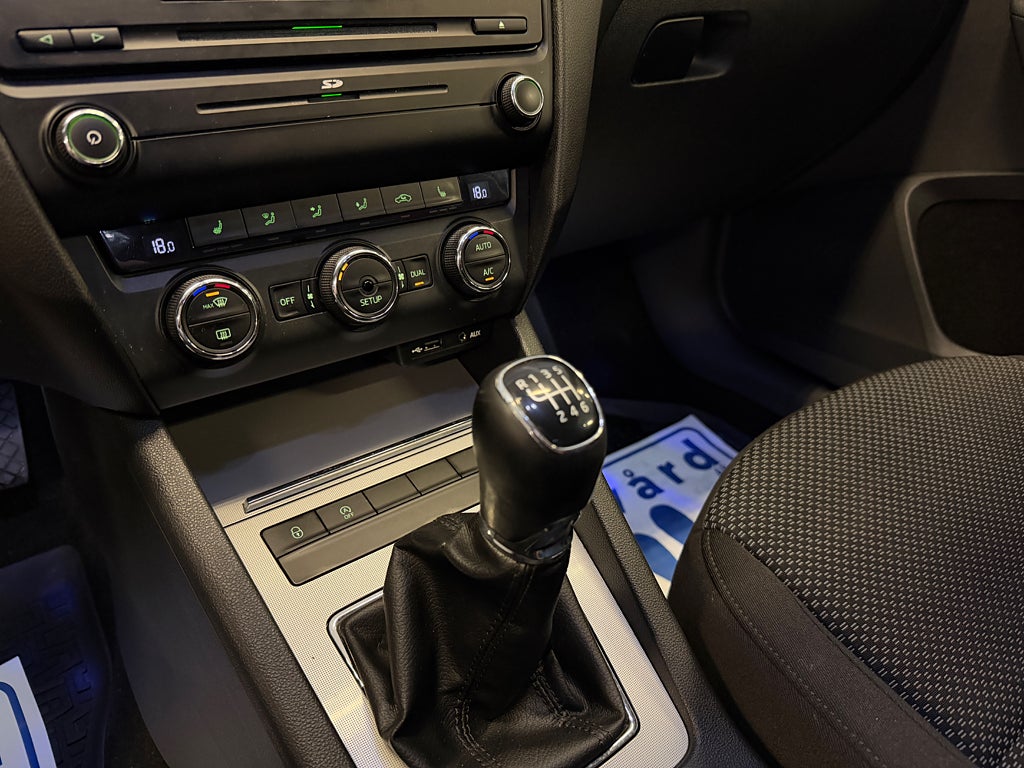 Skoda Octavia 2013 - miniatyr 14