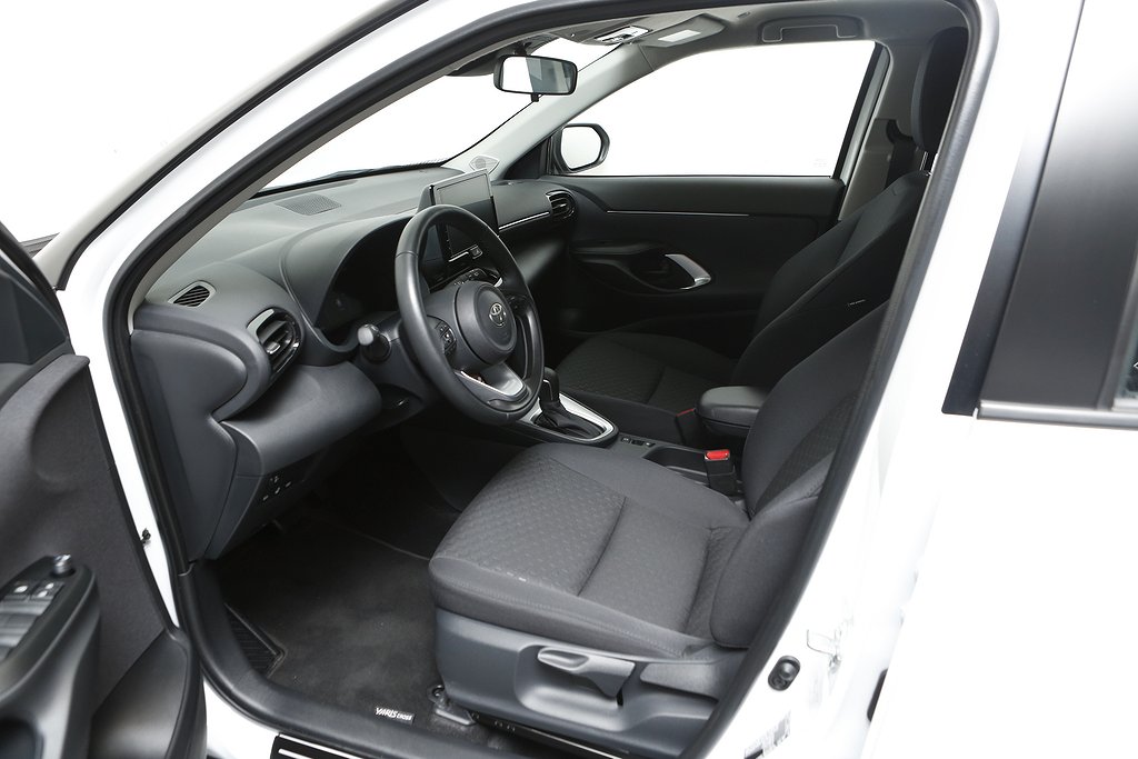 Toyota Yaris Cross 1,5 Hybrid e-CVT Active Motorvärmare 2024