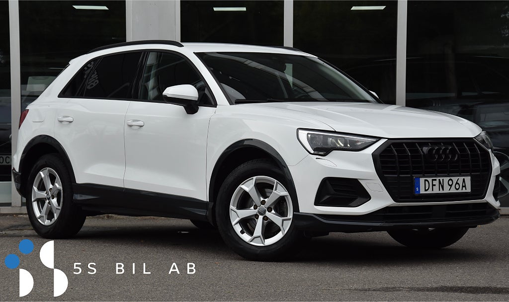 Audi Q3 35 TFSI DRAG VÄRMARE P SENSOR ALPINE CARPLAY 150 HK