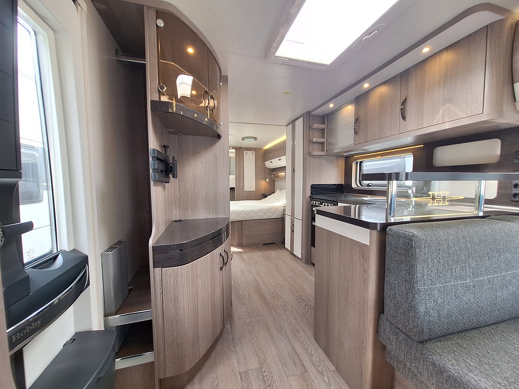 Hobby Prestige 720 WQC Queenbädd, Dusch, Kampanjprodukt!