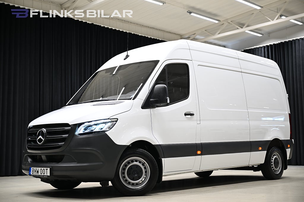 Mercedes-Benz Sprinter 211 CDI 114HK Automat|Drag|Värmare|LED|Backkamera|Moms