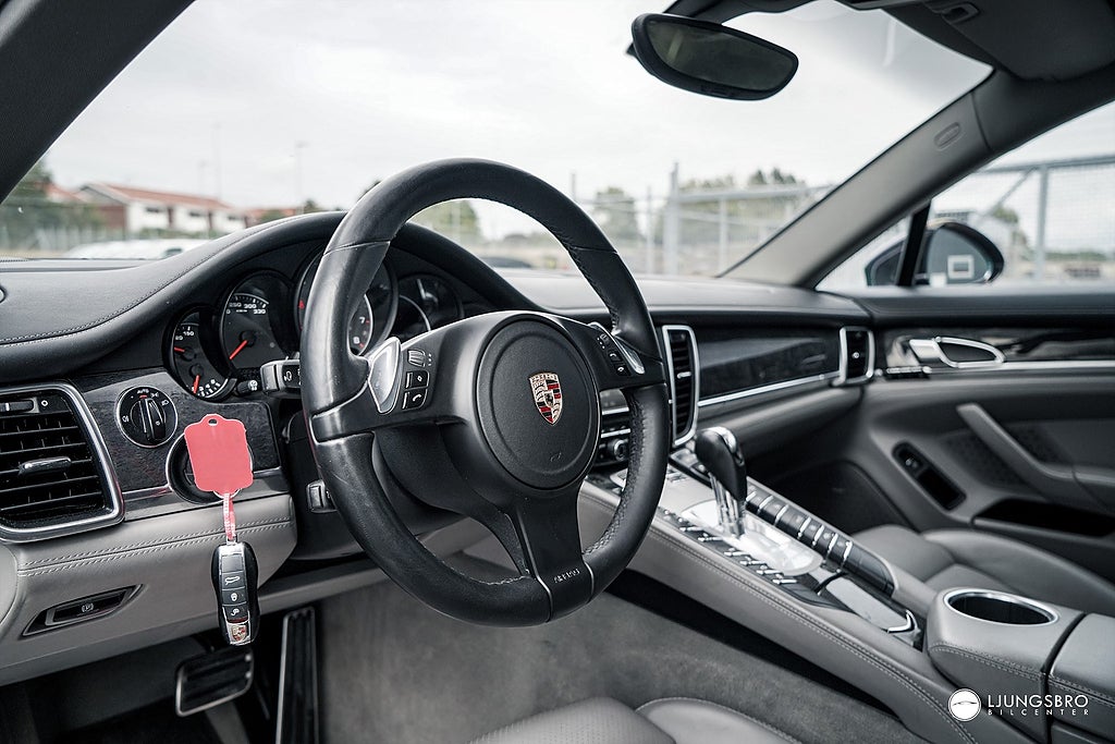 Porsche Panamera 2011 - miniatyr 7