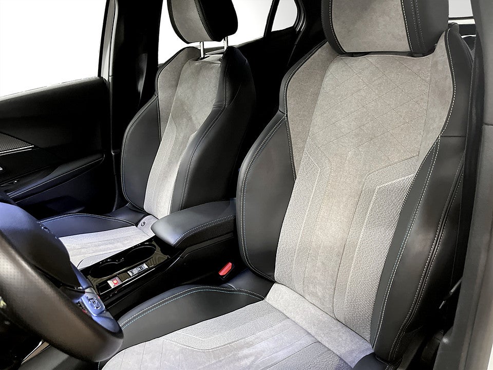 Bild på Peugeot E-2008 GT Pack 50kWh 136hk Aut - B-KAMERA, CARPLAY