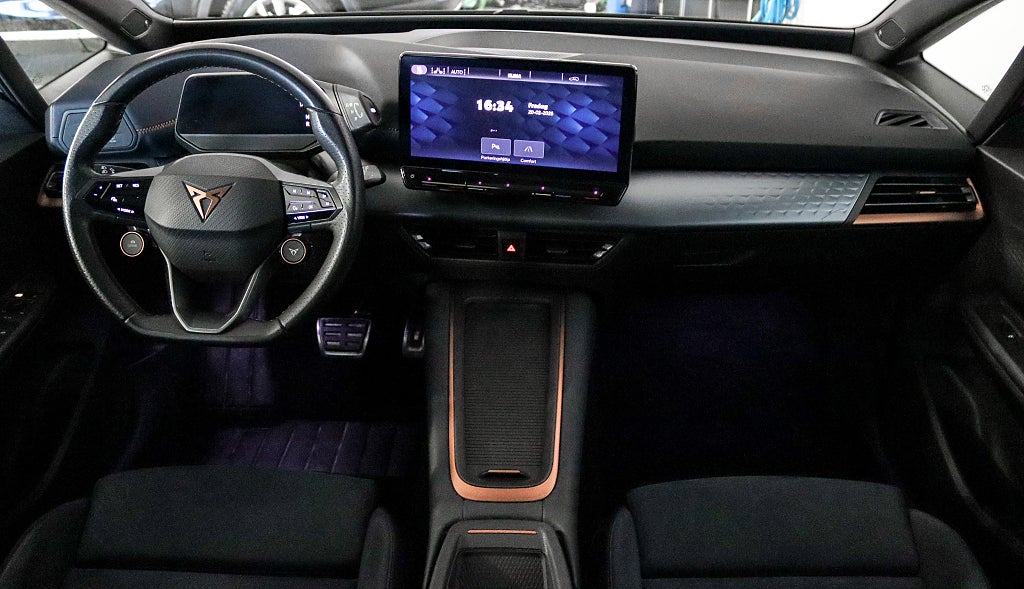 Cupra Born e-boost Panorama HuD Massage Beats-Audio Värmare 231hk