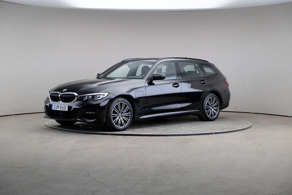 BMW 330e 3 xDrive Touring 292hk M-Sport Drag Rattvärme