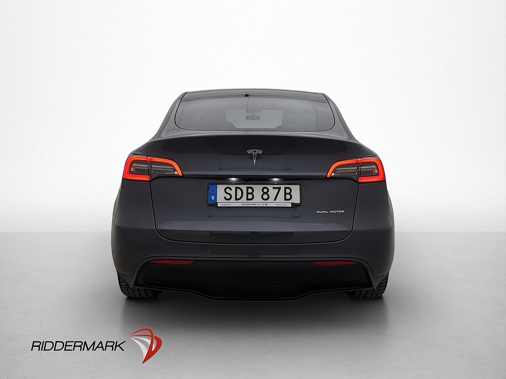 Tesla Model Y Long Range AWD Panorama Autopilot Svensksåld