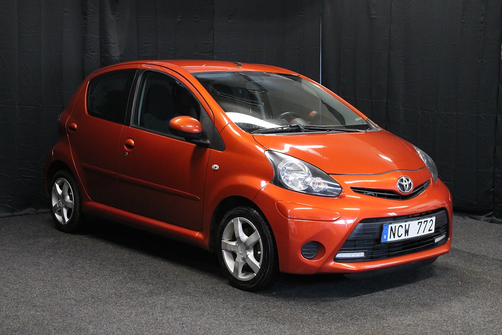Toyota Aygo 5-dörrar 1.0 VVT-i  Nyservad|Bluetooth|B-Kamera|68hk