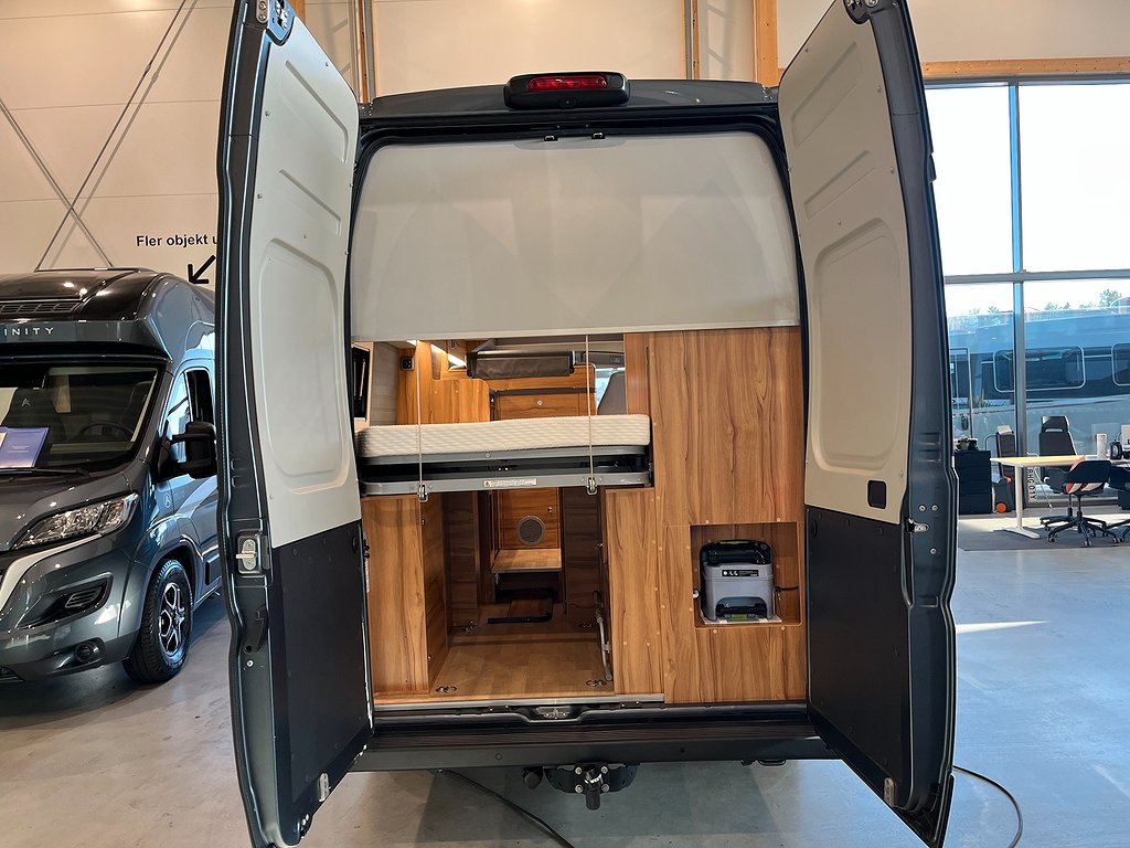 Affinity One 295 / Dragkrok / Litium / Solcell / Våningssäng - Affinity