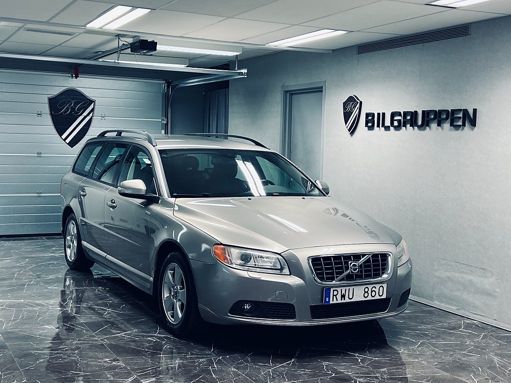 Volvo V70 2.0F Momentum Euro4|4 brukare|Motorvärmare|