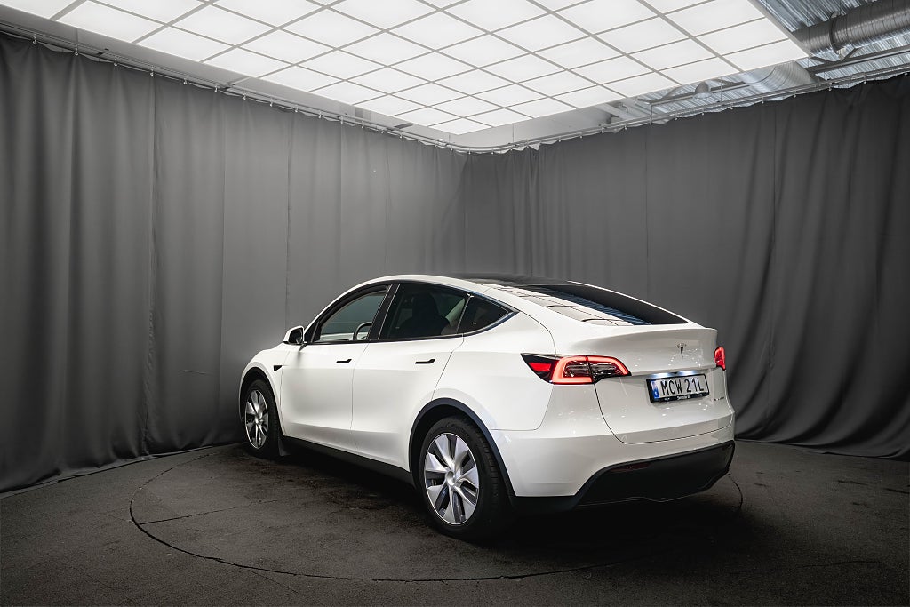 Tesla Model Y Long Range AWD DRAG PANO 96% SoH 1-ÄGARE KAMERA MOMS